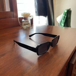 Quay “strange love” sunglasses